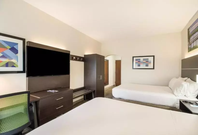 ２ダブルベッドのスタンダードルーム, Clarion Pointe New Bern