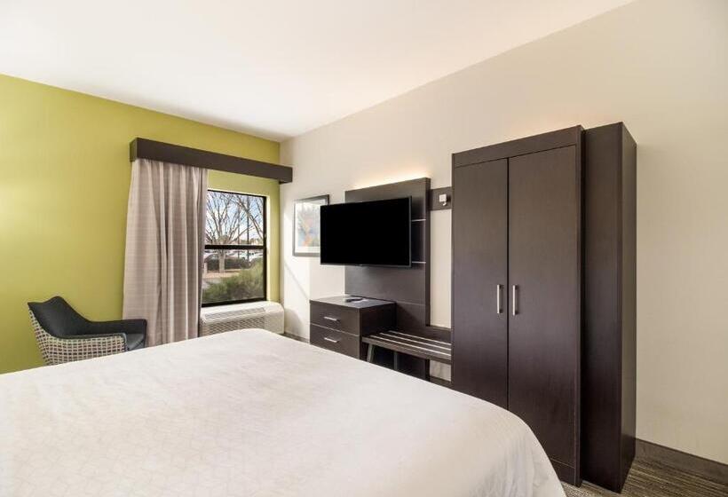 Номер Стандарт Кровать Кинг Адаптированный для Инвалидов, Clarion Pointe New Bern