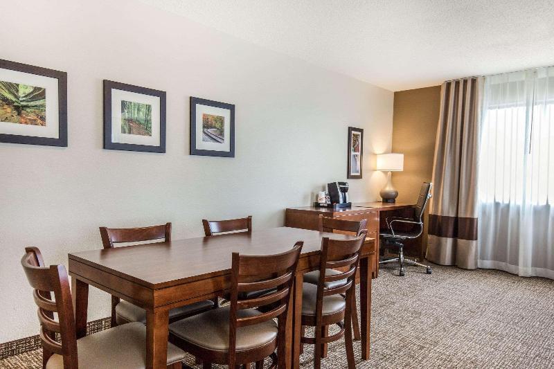 جناح, Comfort Inn La Porte