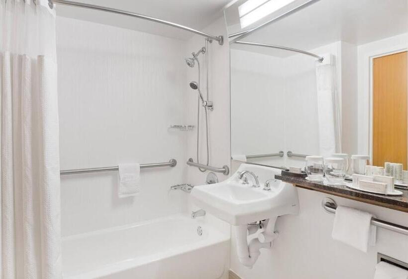 חדר סטנדרט שתי מיטות זוגיות, Courtyard Miami Downtown Brickell Area