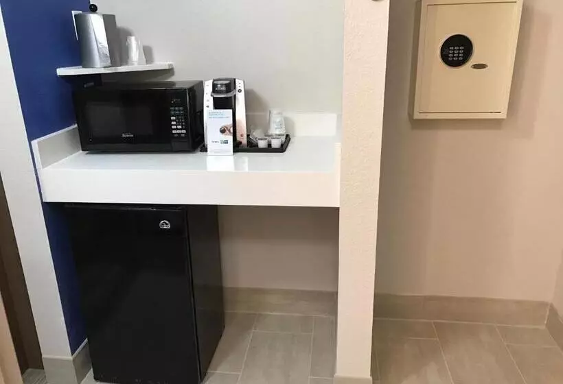 اتاق استاندارد, Holiday Inn Express   Naples South   I 75, An Ihg