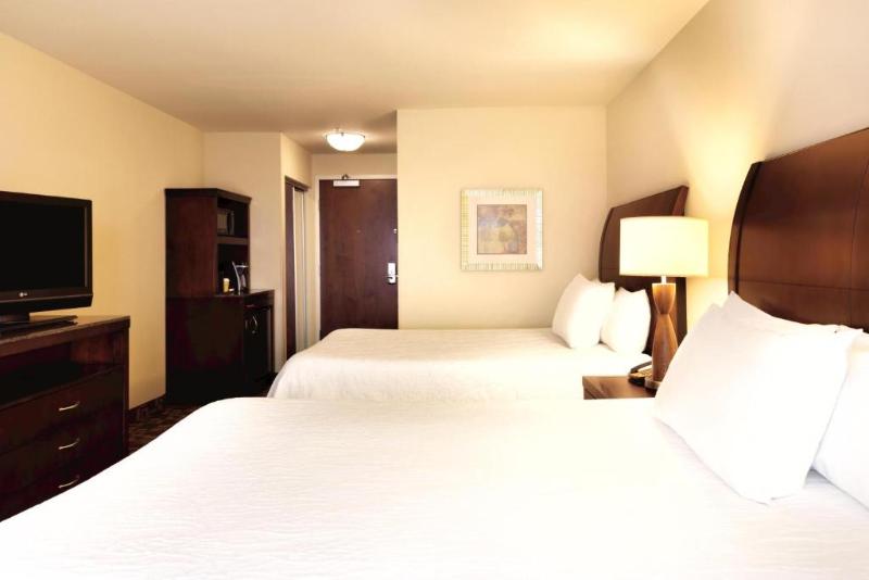 Номер Стандарт, Holiday Inn Express Hotel & Suites Farmington, An Ihg