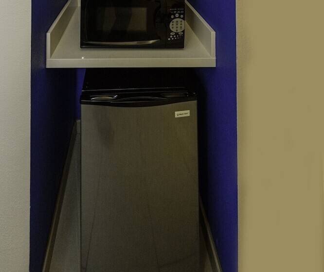 جناح, Holiday Inn Express Hillsborough Durham Area, An Ihg