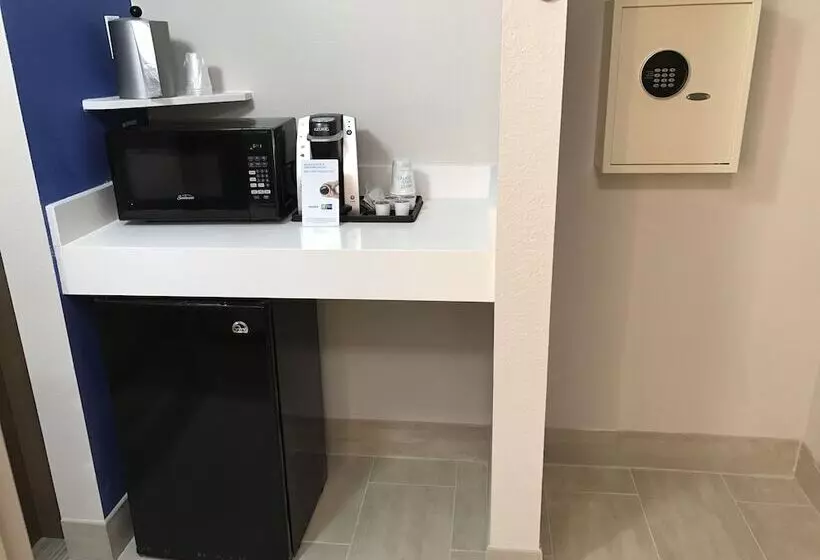 اتاق استاندارد, Holiday Inn Express   Naples South   I 75, An Ihg