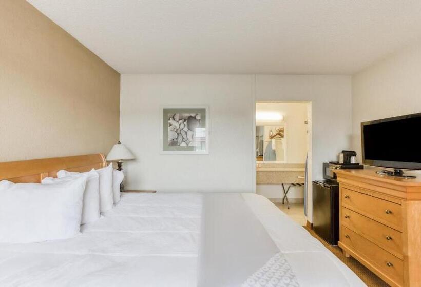 اتاق استاندارد با تخت بزرگ, Quality Inn