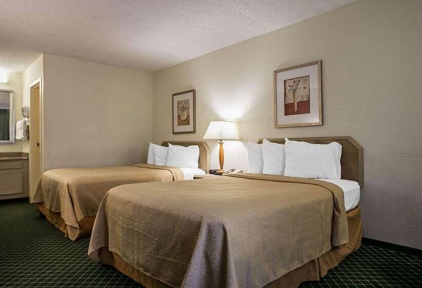 带2个双人床的标准工作室, Quality Inn Sumter