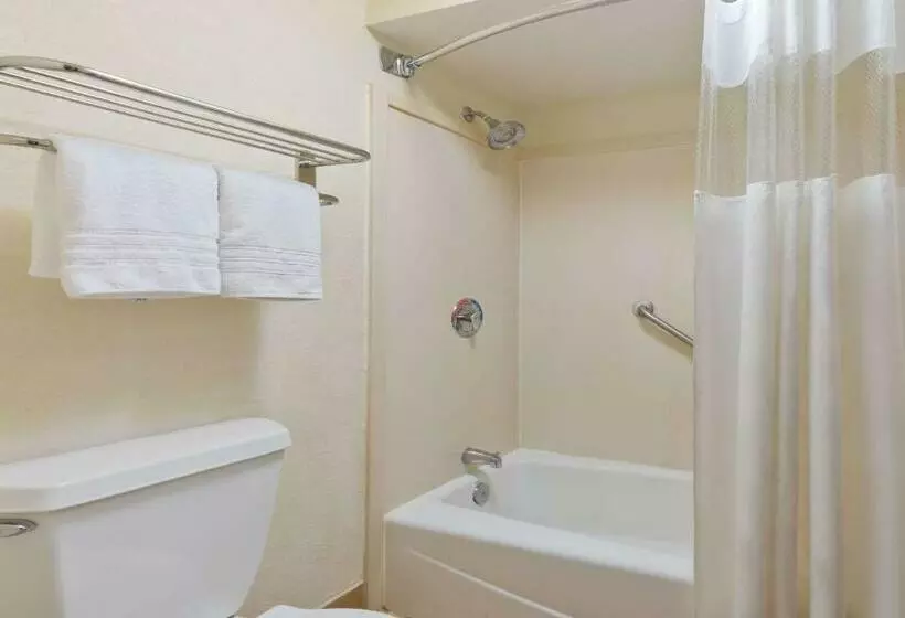 キングサイズベッドのスタンダードルーム, Super 8 By Wyndham Huntersville/charlotte Area