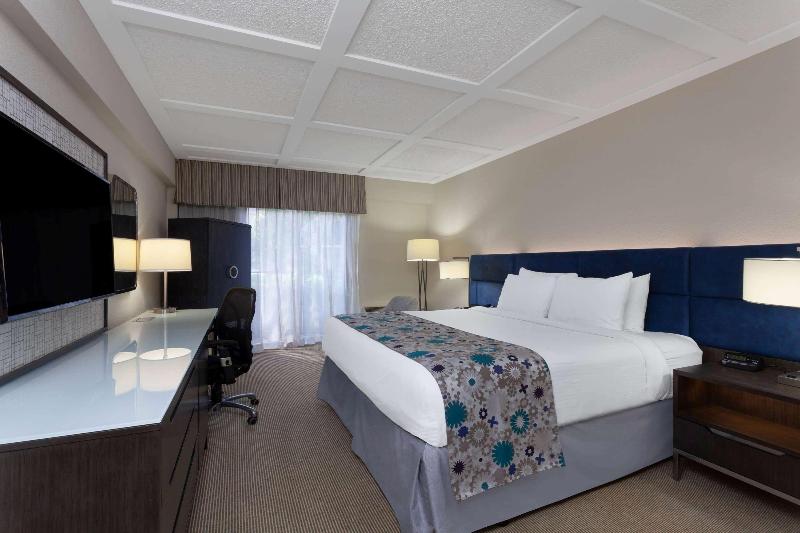 غرفة قياسية مطلّة علي حمام السباحة, Wyndham Boca Raton