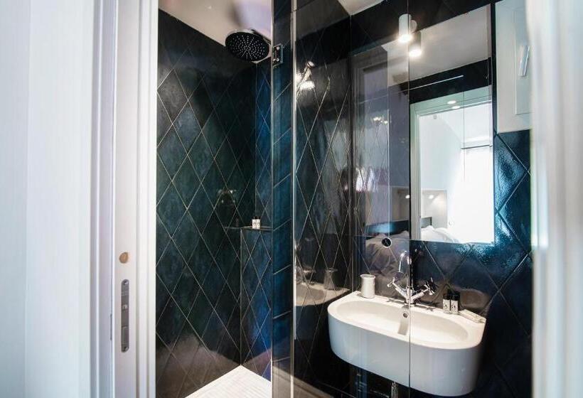 キングサイズベッドのスタンダードルーム, Caesar Suites   The House Of Travelers