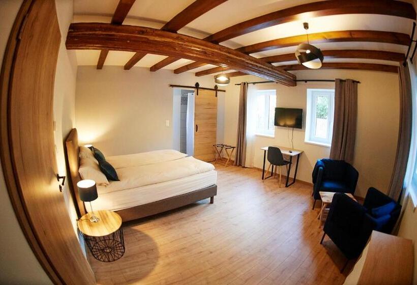 غرفة قياسية, La Forge