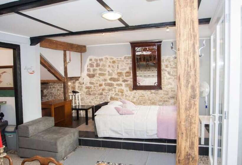 חדר סטודיו סטנדרד, Houses Of Motovun