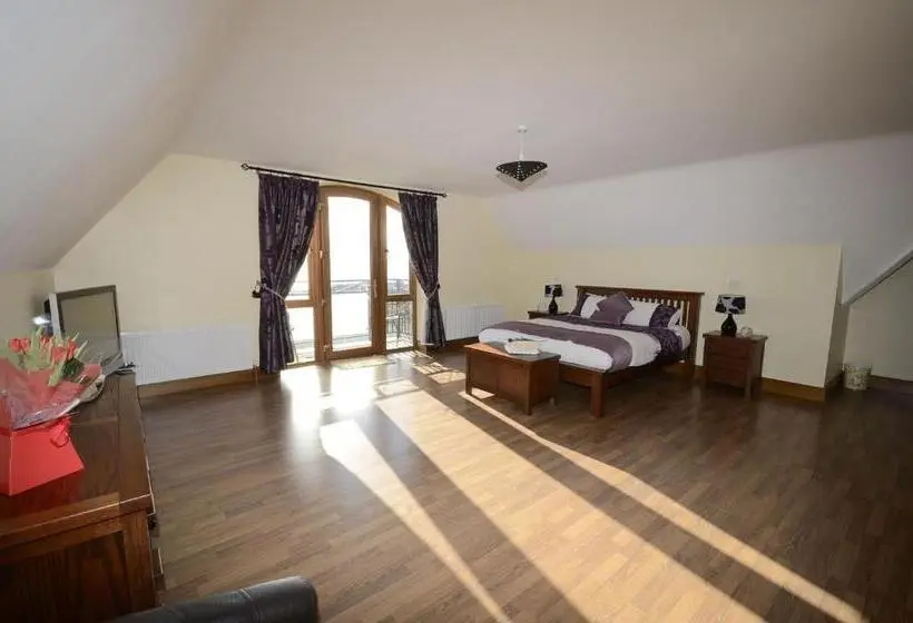 デラックスルーム, Templeview Lodge