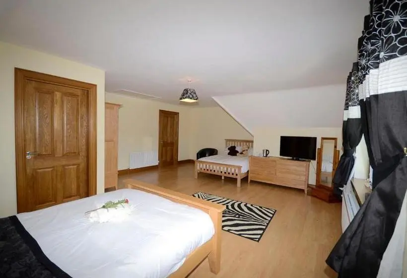 スイート（家族用）, Templeview Lodge