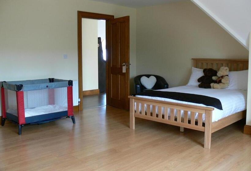 家庭套房, Templeview Lodge