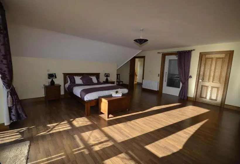 デラックスルーム, Templeview Lodge