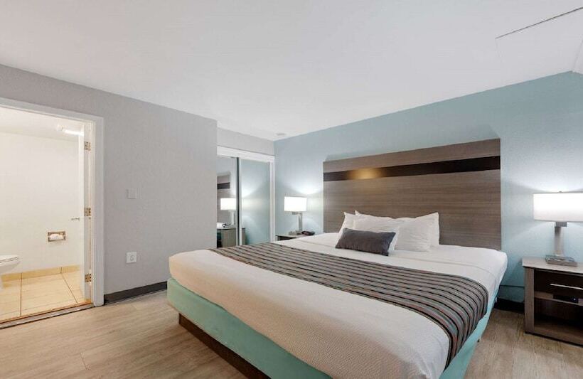 Люкс, Best Western Plus Holiday Sands Inn & Suites