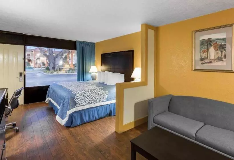 キングサイズベッドのスイートルーム, Days Inn & Suites By Wyndham Port Richey