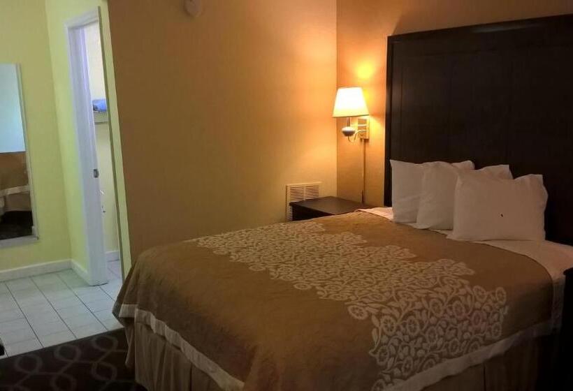 غرفة قياسية, Days Inn & Suites By Wyndham Port Richey