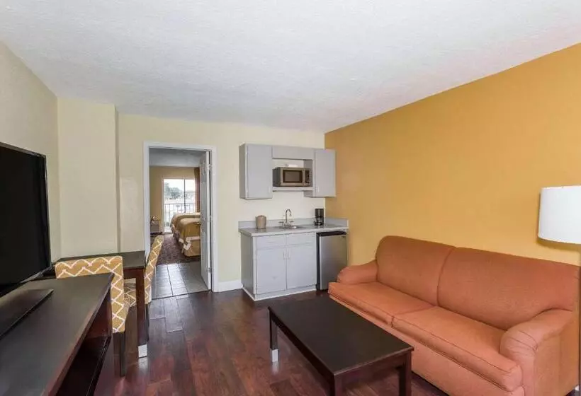 景色の見えるスイートルーム, Days Inn & Suites By Wyndham Port Richey