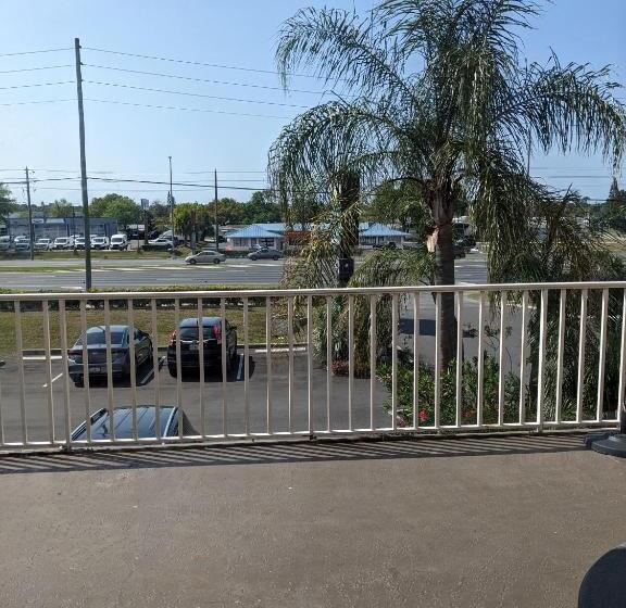 디럭스 룸, Days Inn & Suites By Wyndham Port Richey