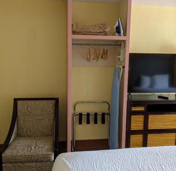 غرفة ديلوكس, Days Inn & Suites By Wyndham Port Richey