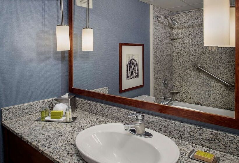 Номер Стандарт Адаптированный для Инвалидов, Doubletree By Hilton St. Louis   Westport