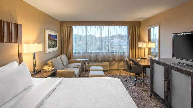 キングサイズベッドのスタンダードルーム, Holiday Inn Denver Lakewood, An Ihg