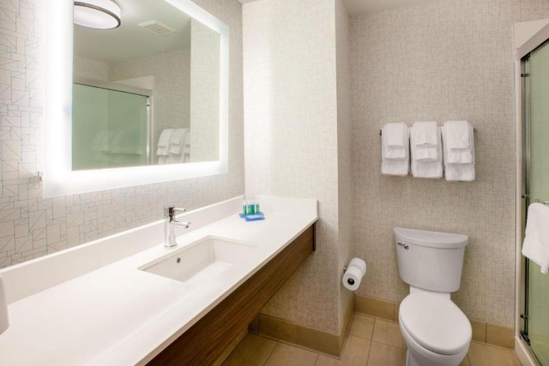 스탠다드 룸 퀸사이즈 침대, Holiday Inn Express Irwin Pa Tpk Exit 67, An Ihg