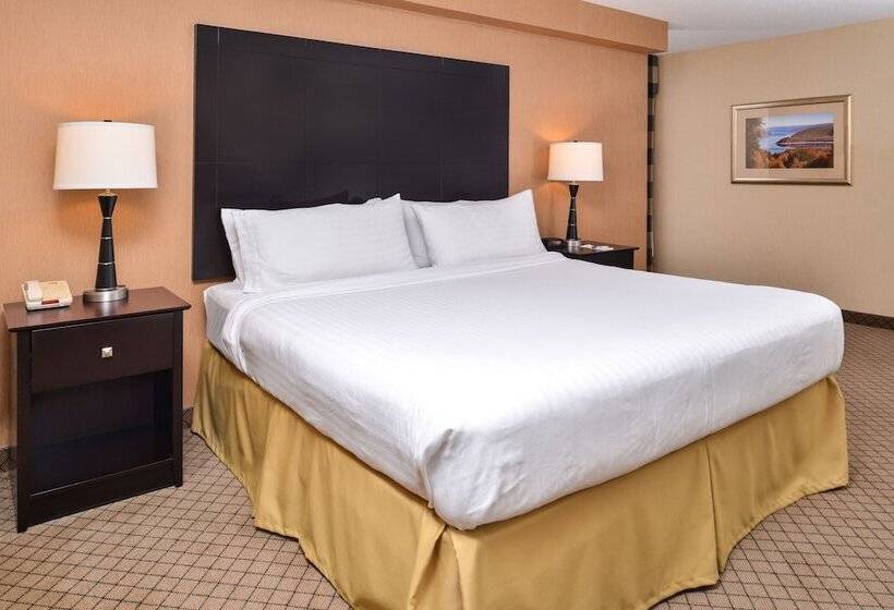 Люкс с гидромассажем, Holiday Inn Express Lewisburg   New Columbia, An Ihg