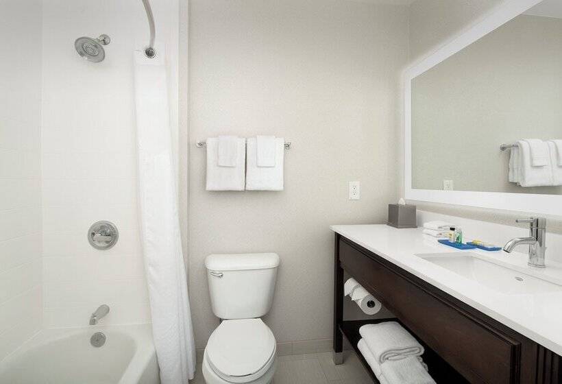 جناح, Holiday Inn Express Puyallup, An Ihg