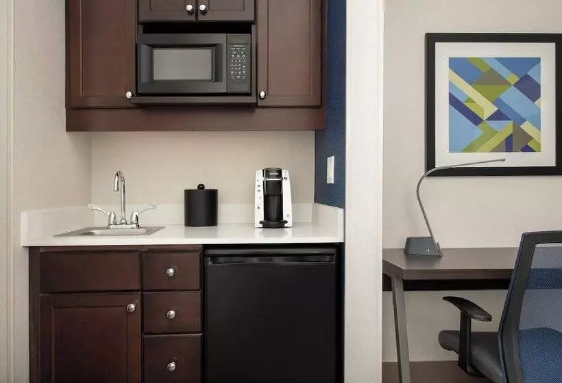 Sviitti, Holiday Inn Express Puyallup, An Ihg
