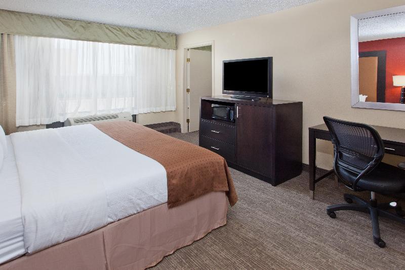 اتاق استاندارد با تخت بزرگ برای معلولان, Holiday Inn Shreveport Downtown, An Ihg
