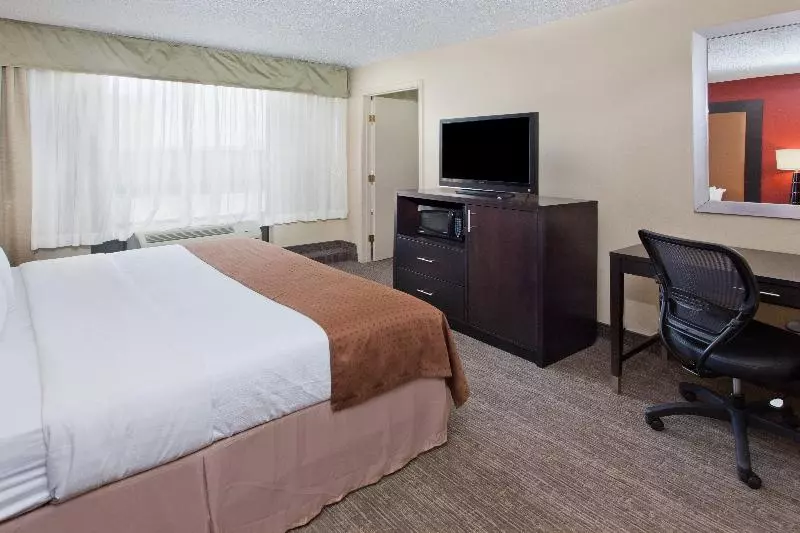 سوئیت با تخت بزرگ, Holiday Inn Shreveport Downtown, An Ihg