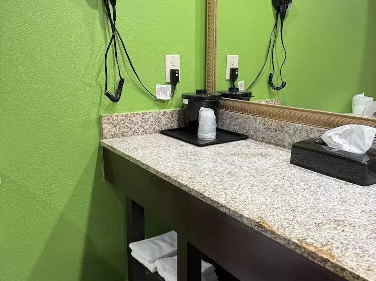 ２ダブルベッドのスタンダードルーム, Quality Inn Clarksville   Exit 11