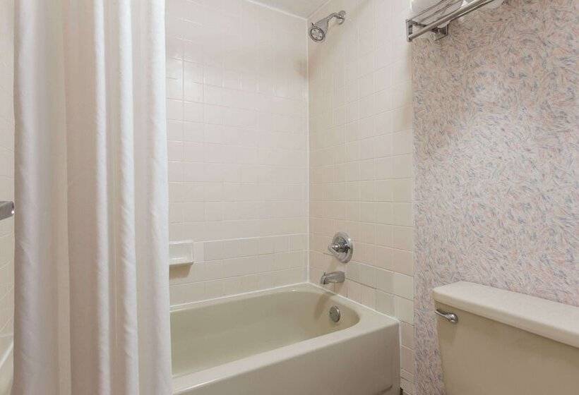 اتاق استاندارد با 2 تخت دوبل, Ramada By Wyndham Portland