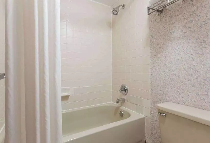 اتاق استاندارد با 2 تخت دوبل, Ramada By Wyndham Portland