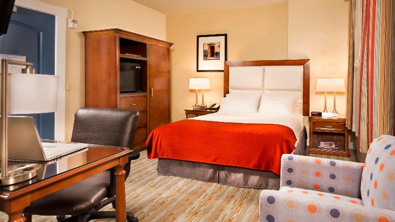 غرفة قياسية لذوى الاحتياجات الخاصة, Virginia Santa Barbara, Tapestry Collection By Hilton