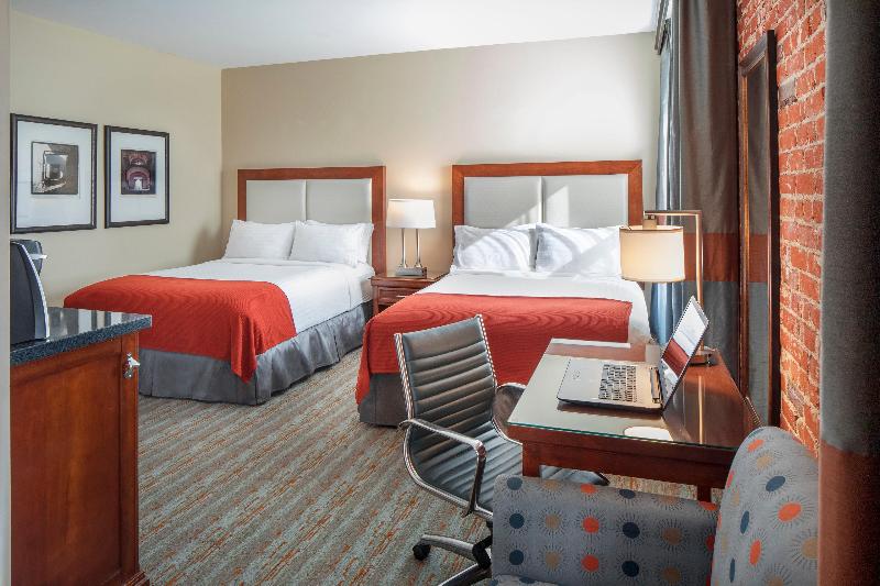 غرفة قياسية لذوى الاحتياجات الخاصة, Virginia Santa Barbara, Tapestry Collection By Hilton