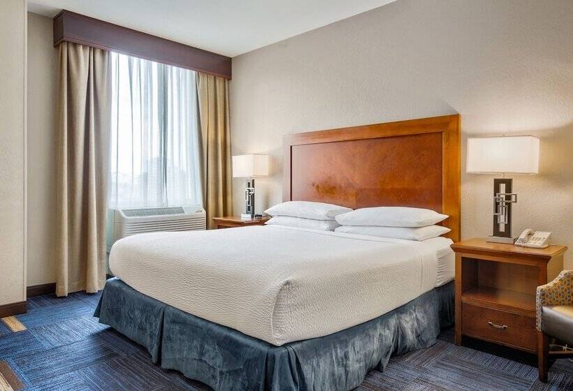 Номер Deluxe, Wyndham New Orleans  French Quarter