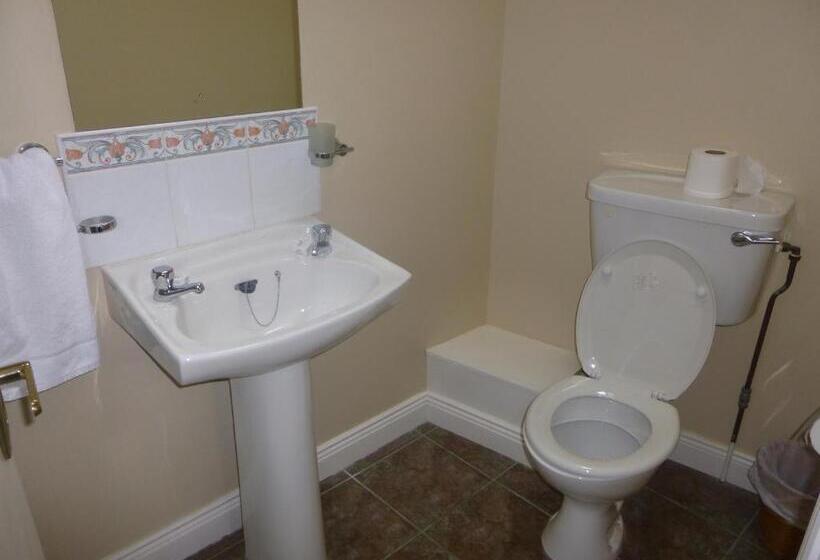 غرفة قياسية ثلاثية, Walsh's Bridge Inn