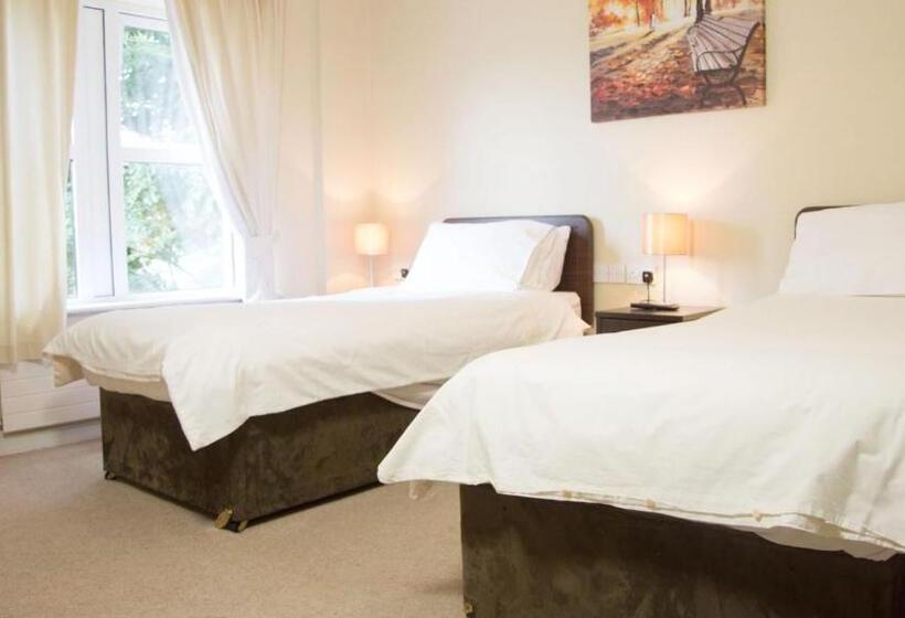 غرفة قياسية ثلاثية, Walsh's Bridge Inn