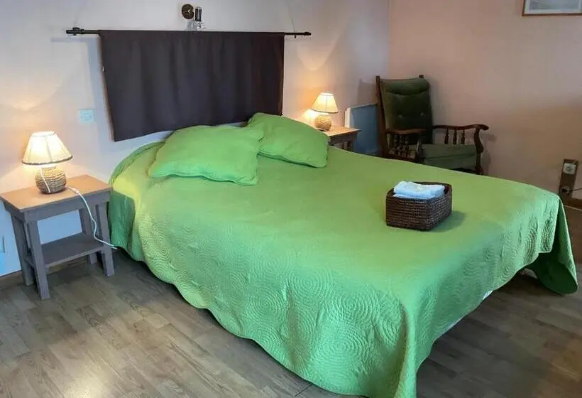 バス共有のスタンダードルーム, Chambres, Table D Hotes Et Gites Les Mesanges
