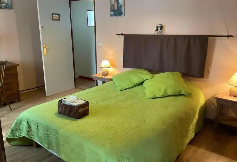 バス共有のスタンダードルーム, Chambres, Table D Hotes Et Gites Les Mesanges