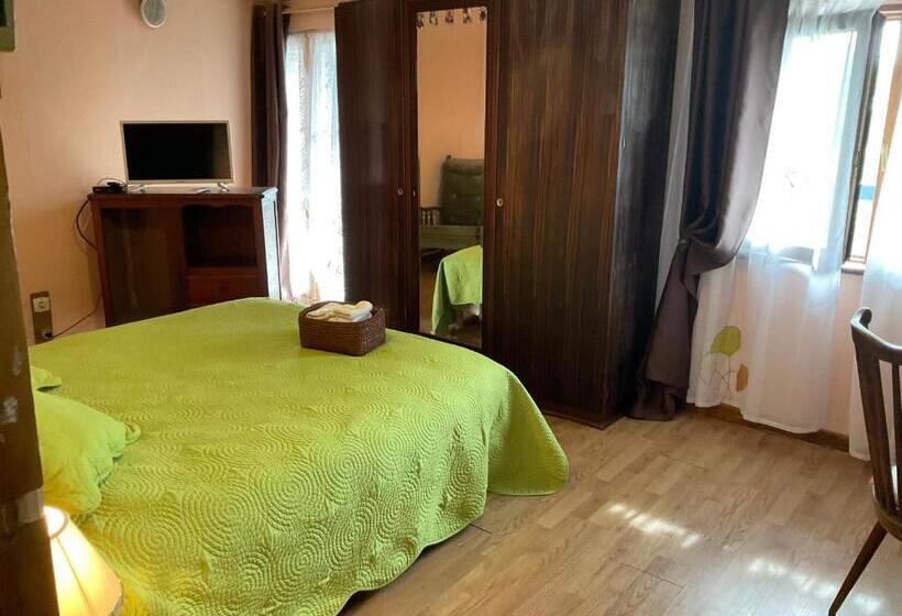 Номер Стандарт Совместная Ванная, Chambres, Table D Hotes Et Gites Les Mesanges