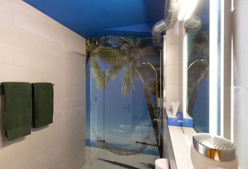 חדר דלוקס, Beachin