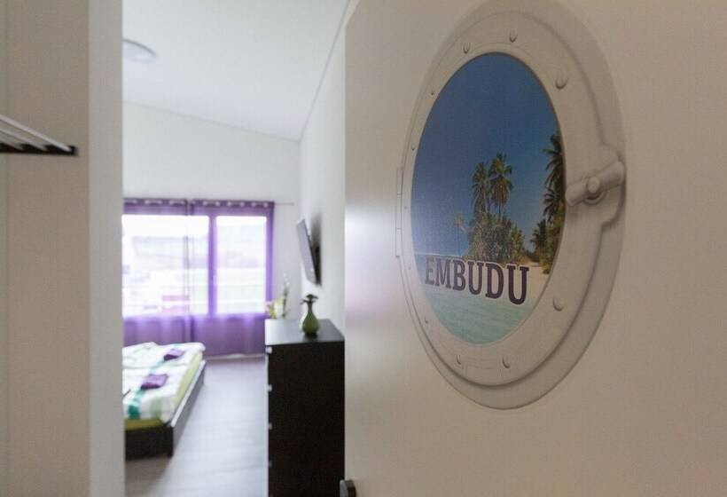 חדר דלוקס, Beachin