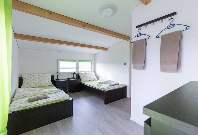 דירת שני חדרים, Beachin