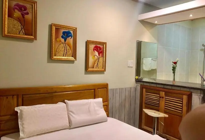 اتاق لوکس, Khang Bảo Viên