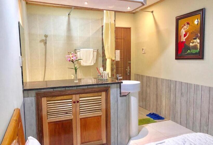 اتاق لوکس, Khang Bảo Viên