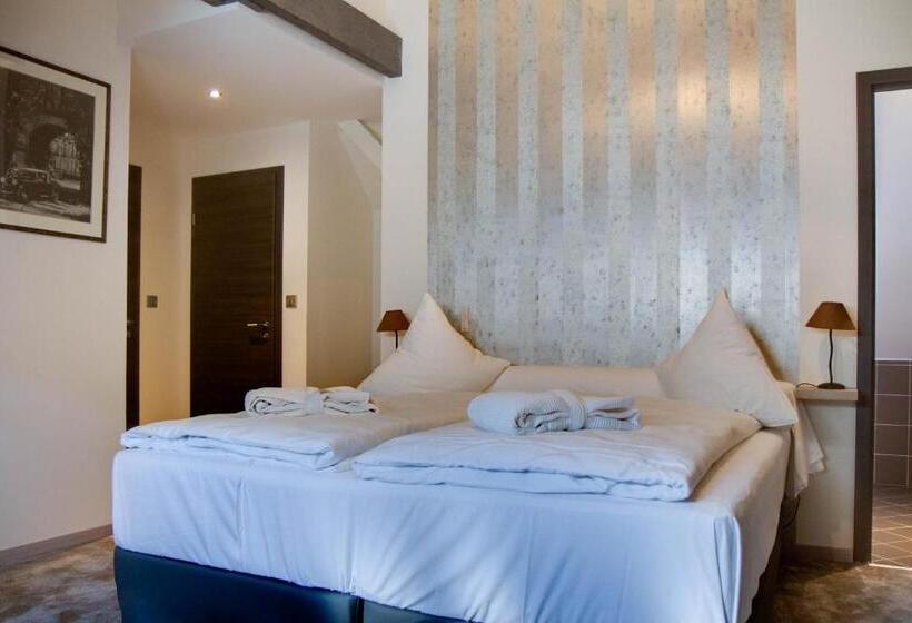 غرفة قياسية, L Etape 9